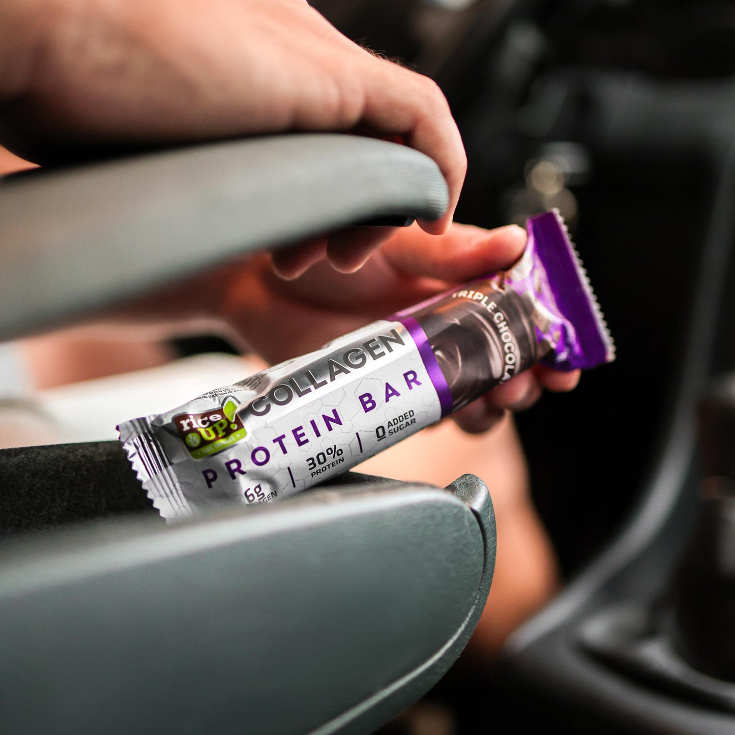 Rice up fehérjeszelet kollegénnel, triplacsokoládéval (gluténmentes) 50g